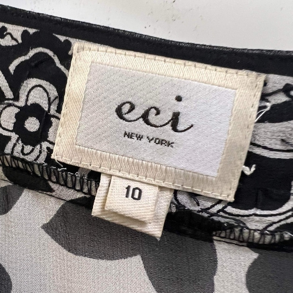 Like New ECI New York Black & White Maxi Dress with Black Slit - Picture 6 of 6